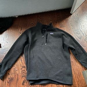 Patagonia 3/4 zip, no stains just lint that’ll come off with a lint roller